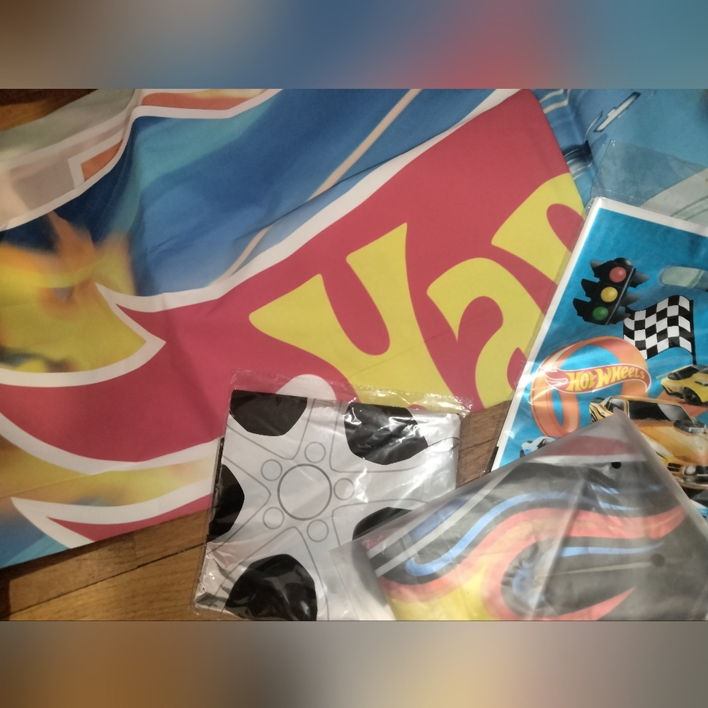 Hot Wheels Birthday Party Banner Supplies Decorations Bundle - Picture 2 of 5